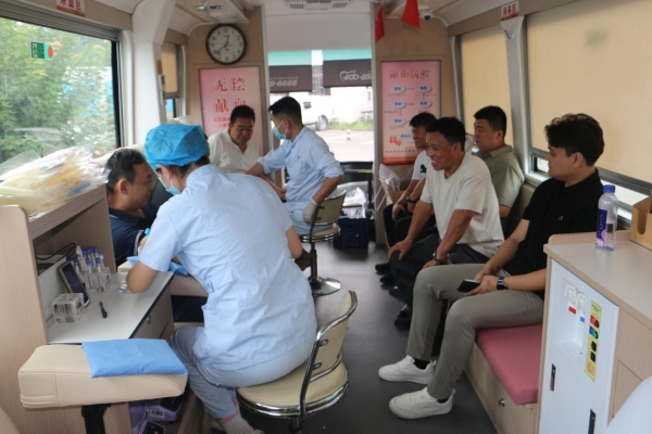  欢城煤矿开展无偿献血活动